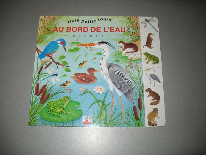 LIVRE : TROIS PETITS TOURS AU BORD DE L'EAU "FLEURUS ENFANTS" - n°21
