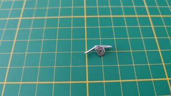 Pièce 12L du fascicule n°12 numéro 12 pièce détachée Renault R8 Gordini 1/8 1/8ème Eaglemoss collect