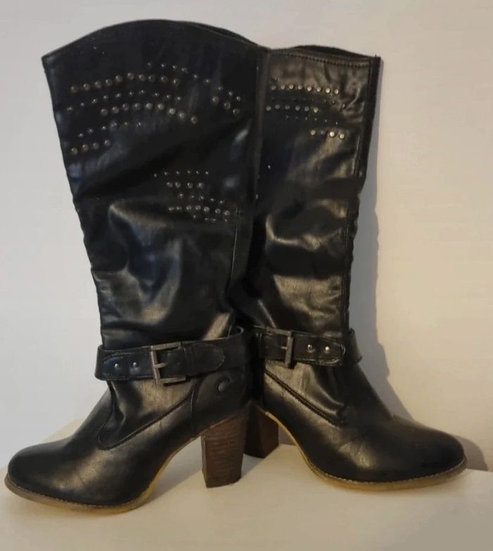 Bottes noires à talon pour femme