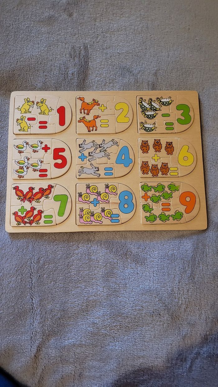 Puzzle en bois pour apprendre à compter à bébé
