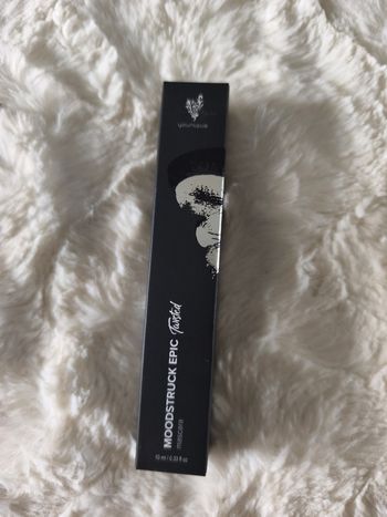 Mascara epic twisted Younique noir