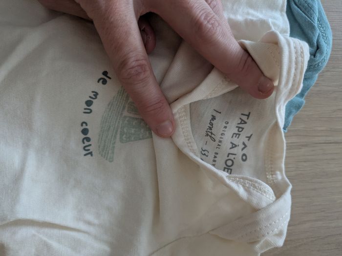 Lot bodies bébé 1mois - photo numéro 3