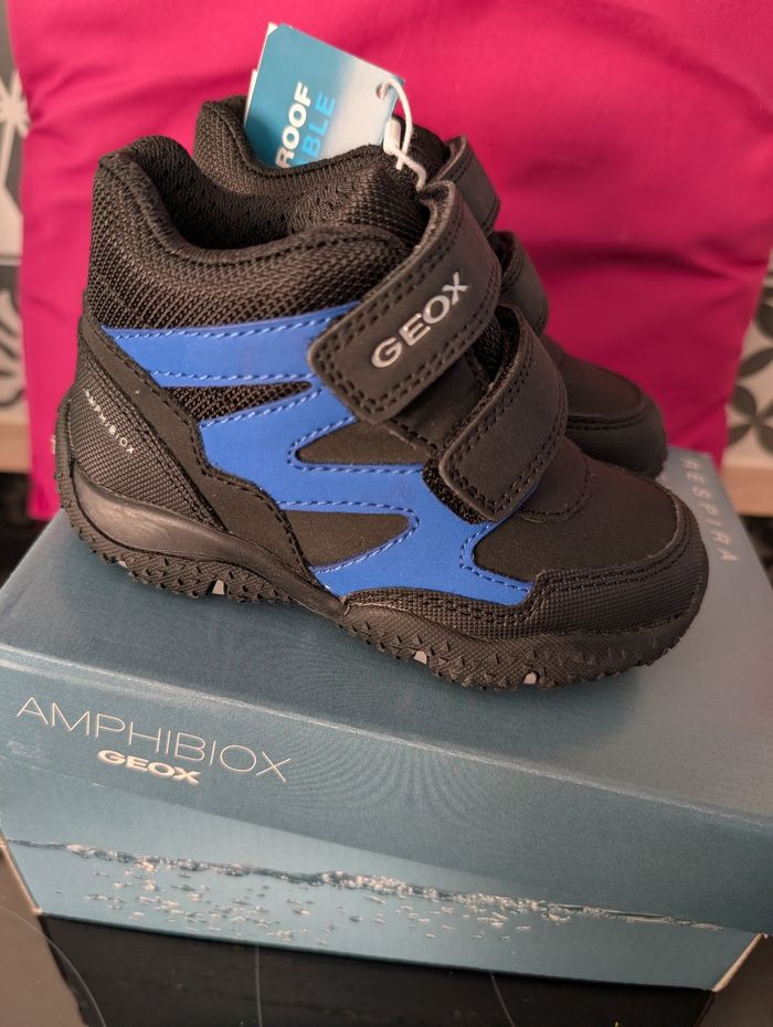 Chaussures montantes garçon. Chaudes et imperméables. Taille 24. Neuf. Geox - photo numéro 3