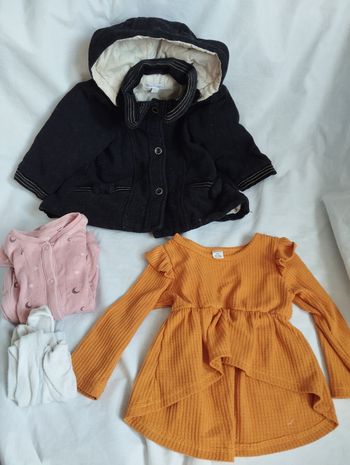 Lot vêtements automne hiver 18 moisLot bébé automne / hiver 18 mois

Comprend :

* 1 pyjama 
* 1 blouson hiver
* 1 paire de collants 
* 1 tunique 

Différentes marques ( Shein, Orchestra ....)

Maison non fumeur 

5€
#bébé #lot #vêtementsLot bébé aut