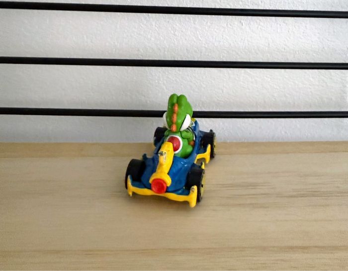Yoshi - Mach 8 - Mario Kart Hot Wheels - photo numéro 5