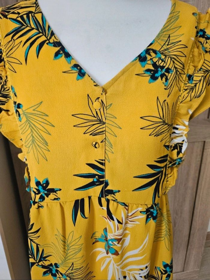 Belle robe d été jaune taille 42 - photo numéro 2