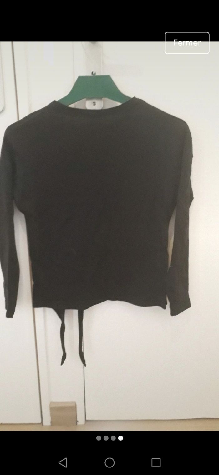 Haut noir - photo numéro 3