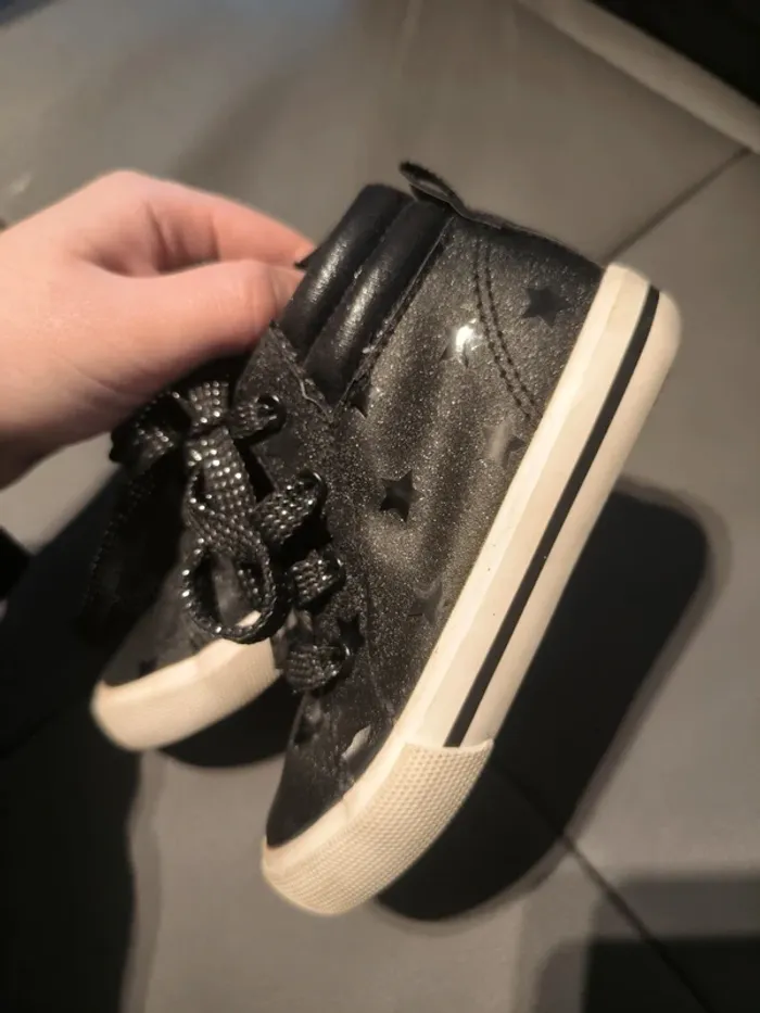 Chaussures enfant noires à étoiles pailletées - photo numéro 2