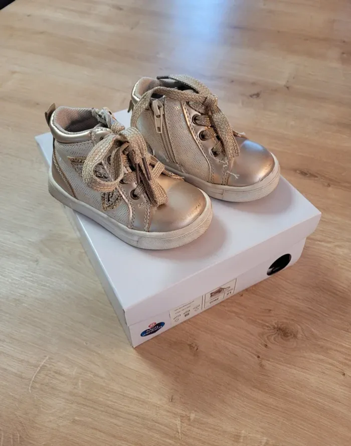Baskets montantes dorées fille taille 21 - photo numéro 2