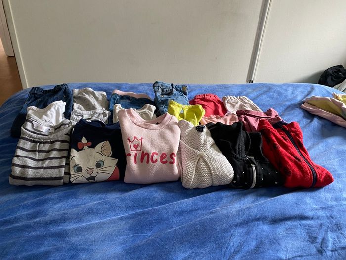 Vêtements bébé fille taille 24 mois