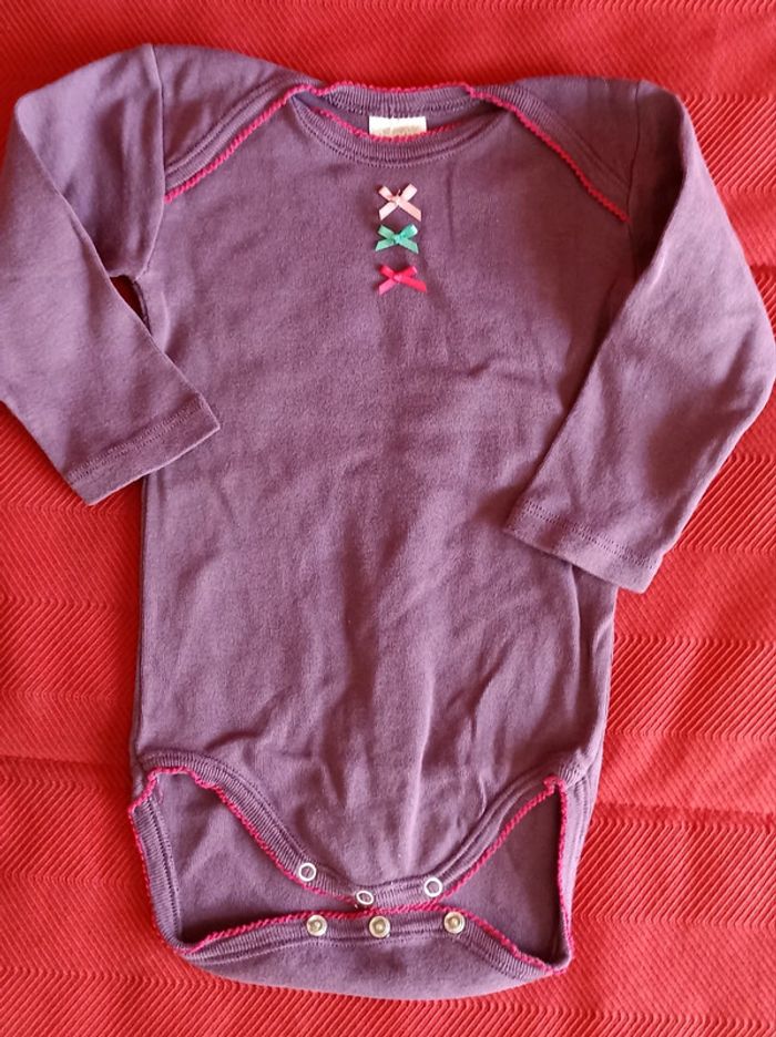 Lot 3 bodys absorba 12 mois - photo numéro 4