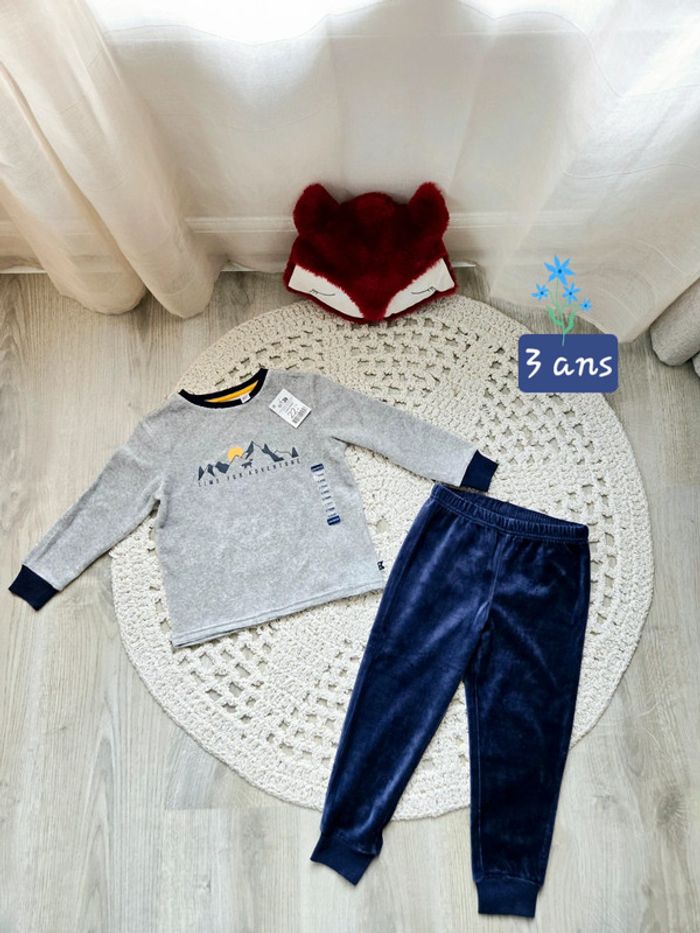 Boy: pyjama velours Okaïdi neuf 3 ans