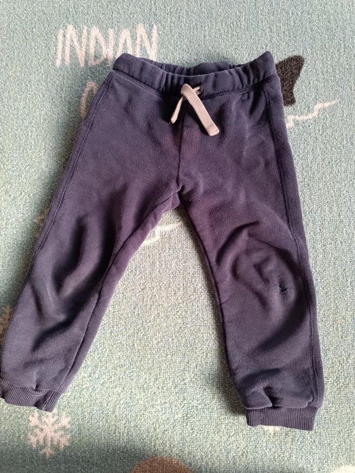 Pantalon 3 4 ans avec 1 trou
