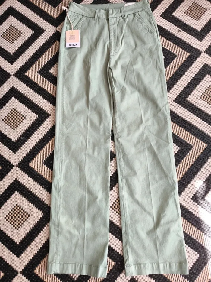 Pantalon droit REIKO - Taille 26 (équiv. 36/38) neuf