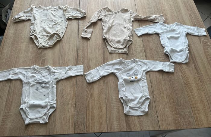 Lot de 5 body taille 3mois
