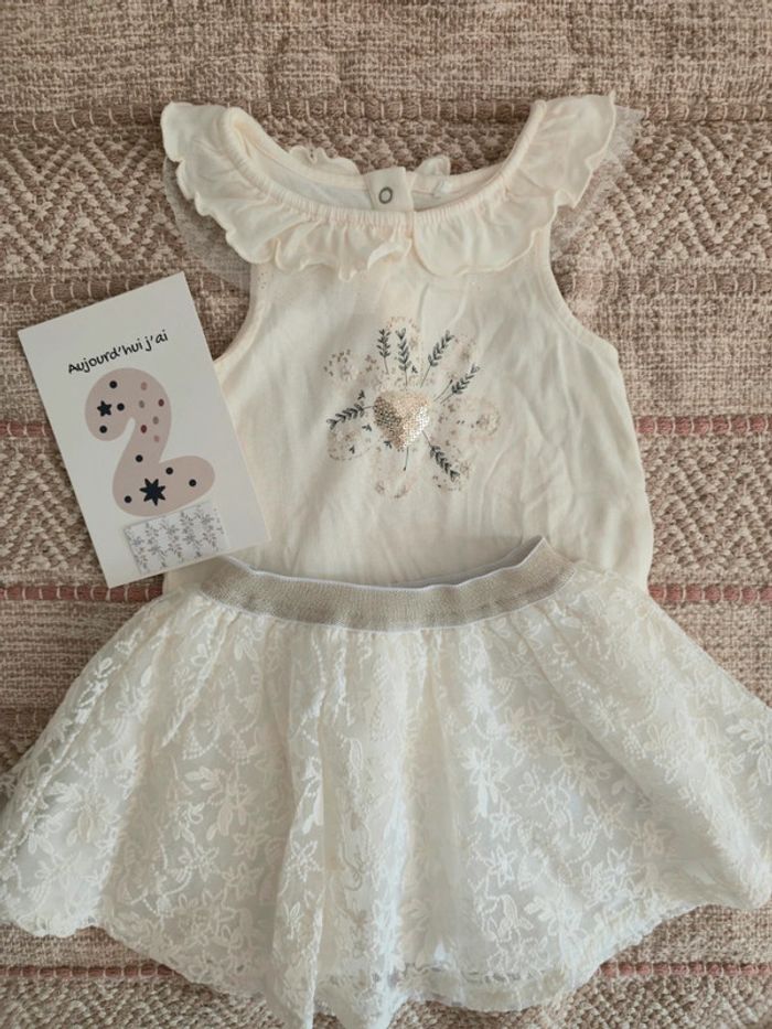 Ensemble cérémonie haut pailleté coeur doré jupe dentelle broderies orchestra 2 ans 23 mois