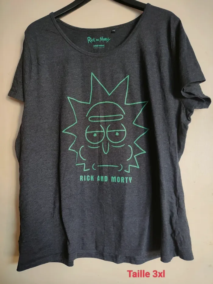 T-shirt gris foncé et vert Rick and Morty taille XXXL femme