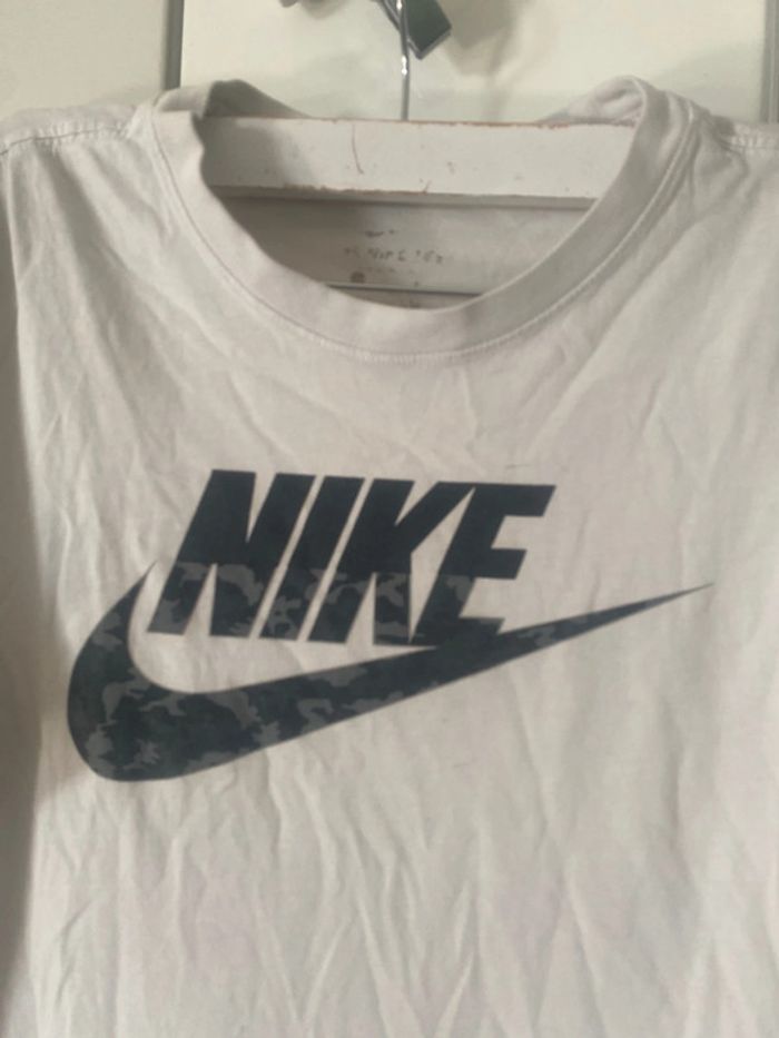 T-shirt Nike. - photo numéro 2
