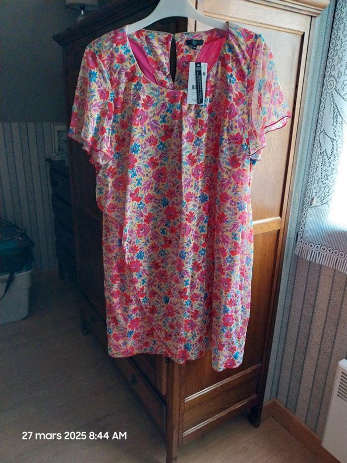 Robe courte imprimé à fleurs Rose - Riu Paris - taille 46 - photo numéro 5