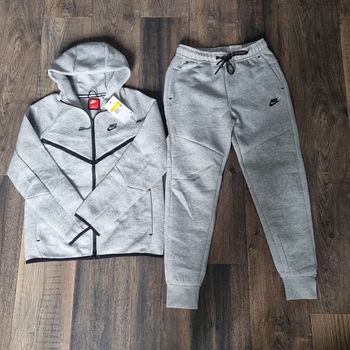 Nike tech gris