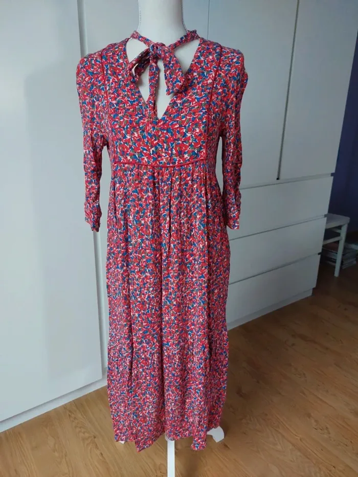Joli robe mi longue manches 3/4