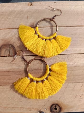Boucles d'oreilles pompons jaune