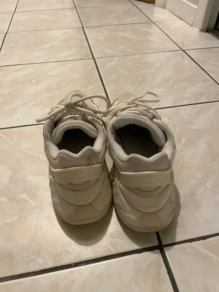 Basket adidas - photo numéro 3