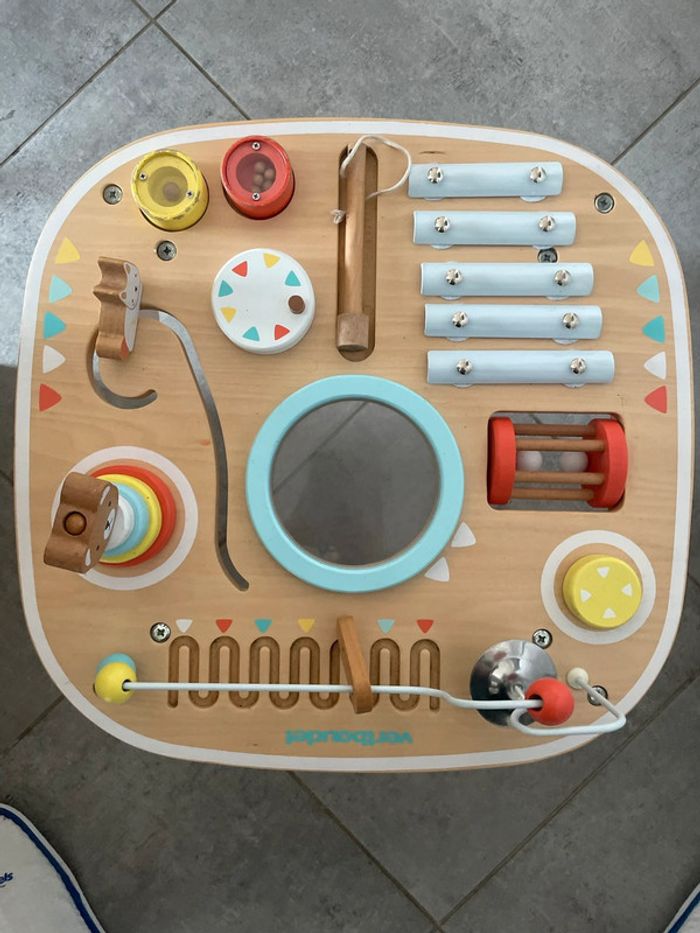 Table d’éveil musical