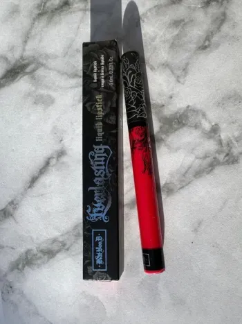 Kat Von D - Rouge à lèvres liquide lipstick everlasting traviesa