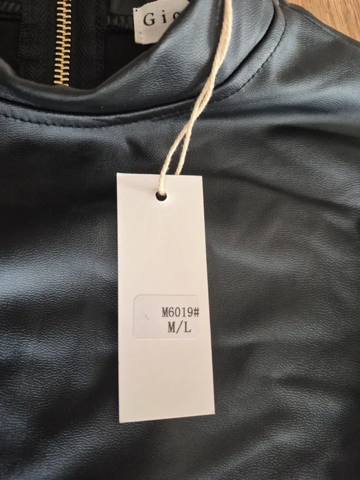 Robe Simili-Cuir Noire Femme Manches Longues Taille M/L - photo numéro 3