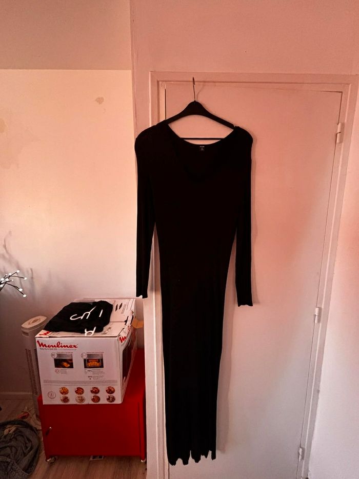 Robe noir longue - photo numéro 1
