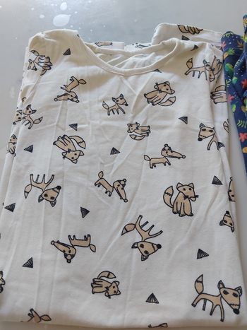 2 chemise de nuit 6/8 ans