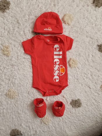 Body bonnet chaussons Ellesse