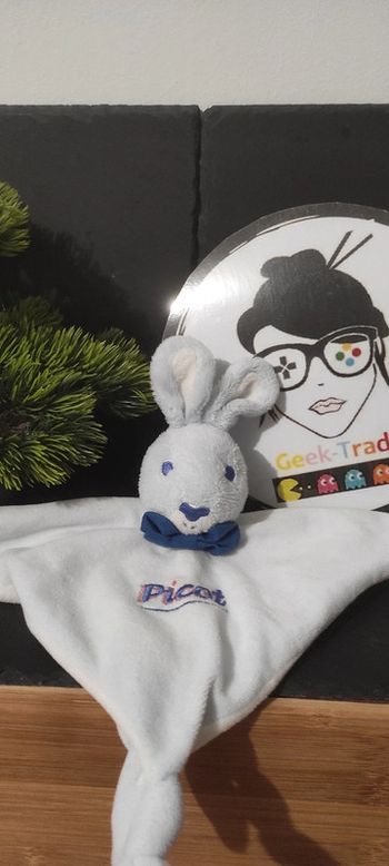 doudou carré lapin picot bleu blanc noeud papillon rose