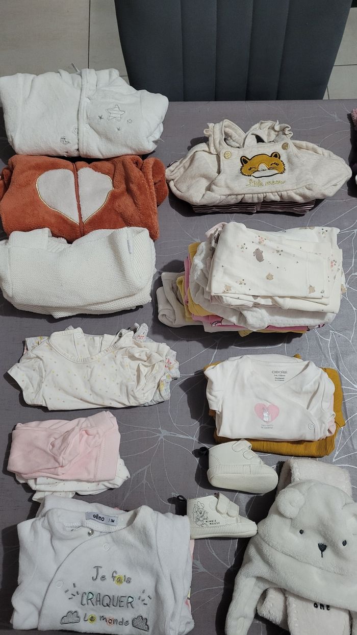 Lot bébé fille Taille 1 mois