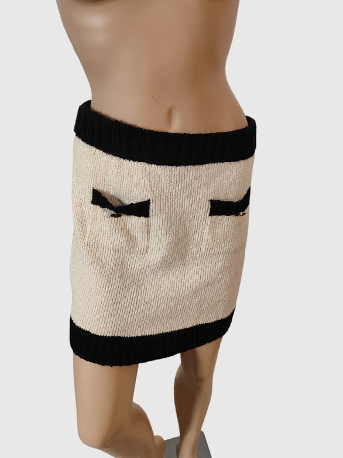 Mini-jupe Zara blanche taille L - Élégance intemporelle - photo numéro 2