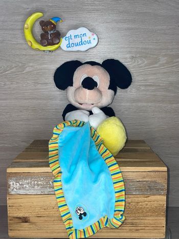 DY450 doudou Mickey Disney