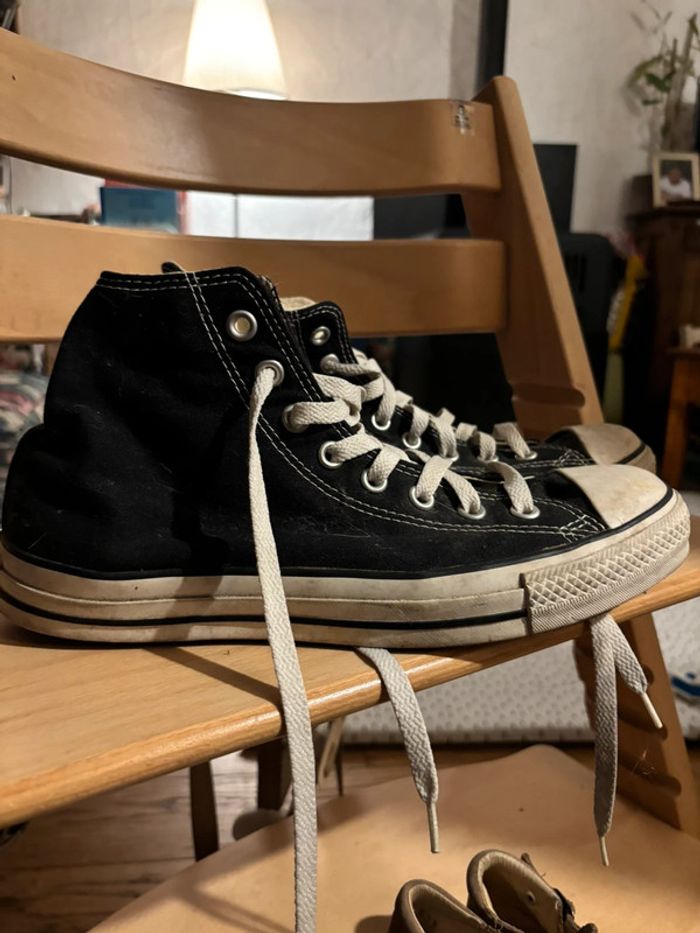Converses noires taille 42,5