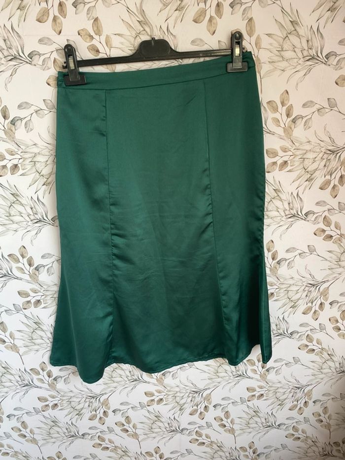 Jupe satin boohoo vert - photo numéro 3