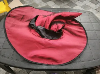 Chapeau sorcière halloween bordeaux