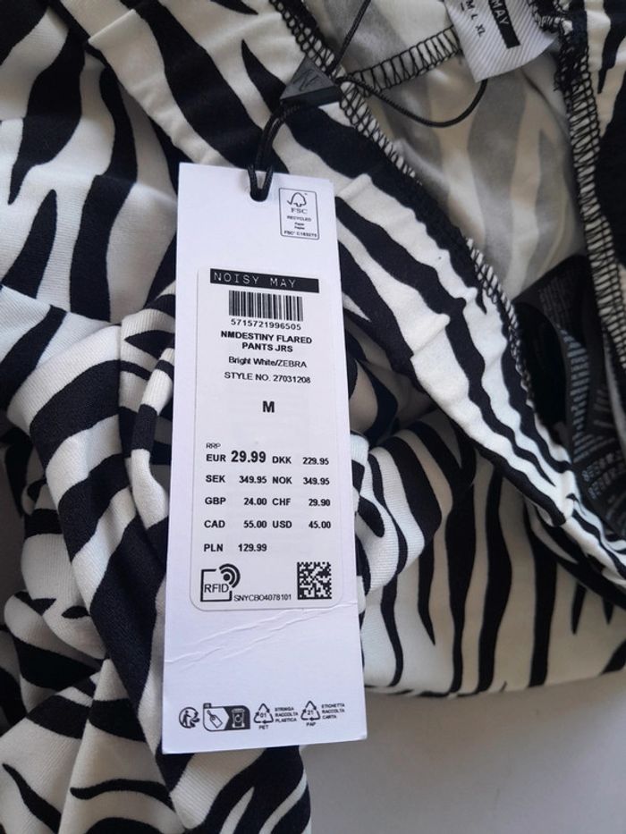 Très beau pantalon zèbre moulant évasé tout doux neuf taille M ou L Noisy May - photo numéro 4
