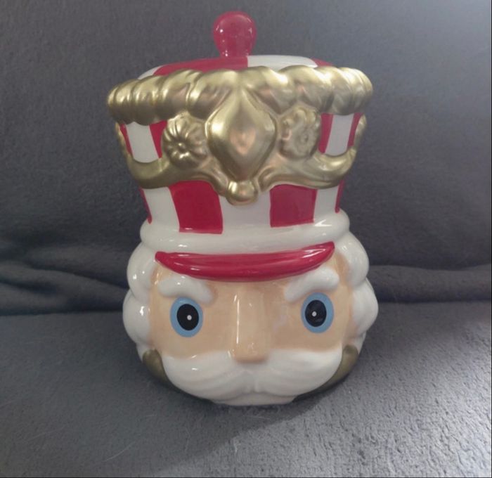 Pot à bonbons confiserie spécial Noël en forme de casse-noisettes - photo numéro 2