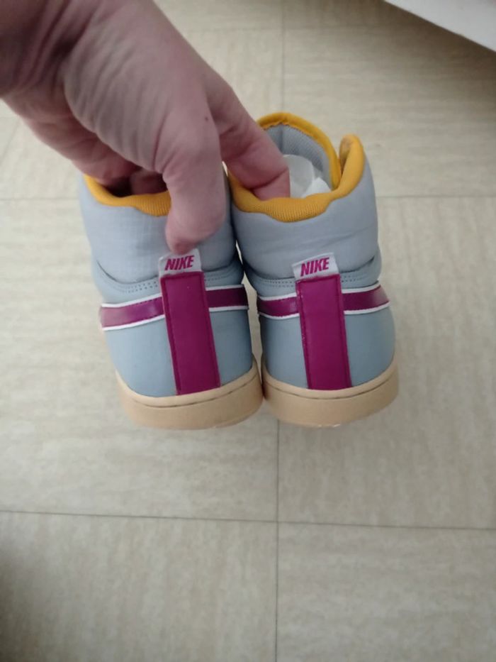 Basket mi montantes Nike vintage 💋 taille 40 💋model 2012💋 - photo numéro 3