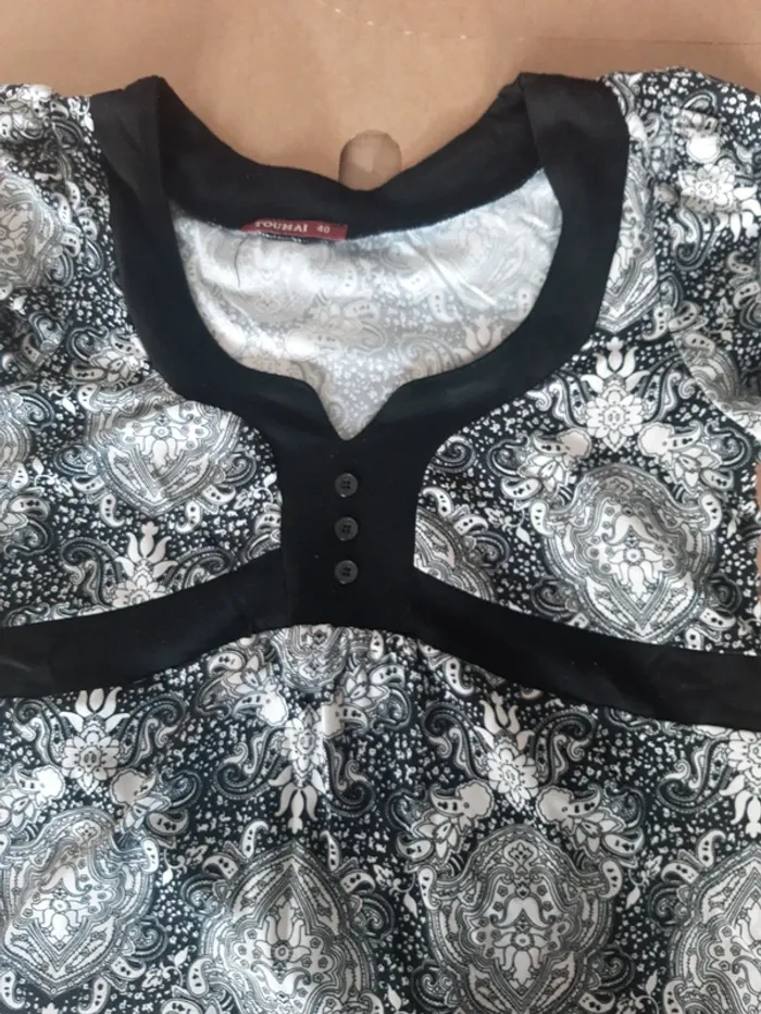 Joli haut taille 40 - photo numéro 2