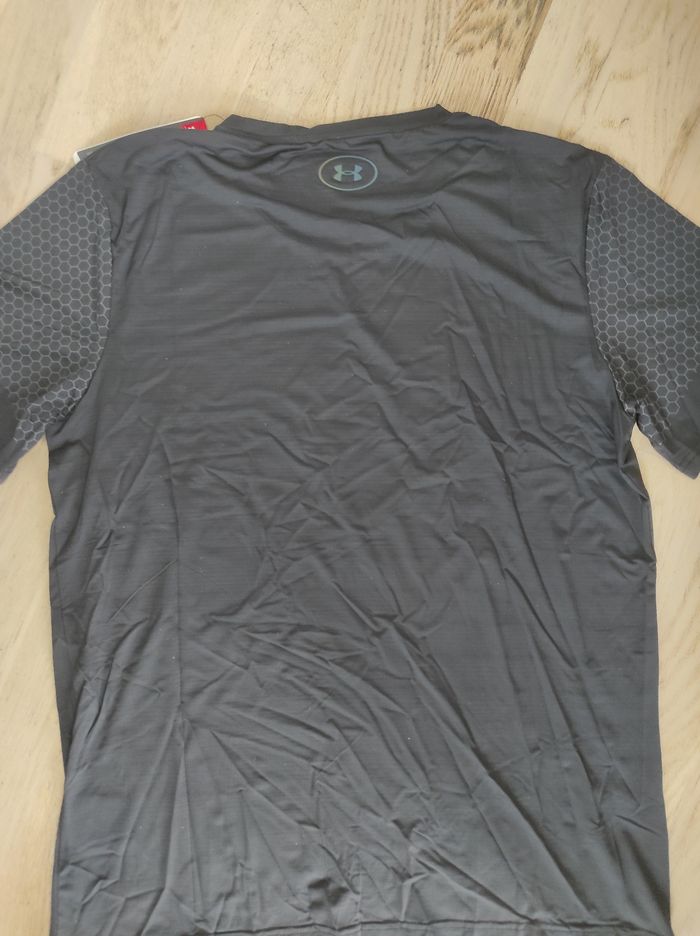 T-shirt under armour - photo numéro 4