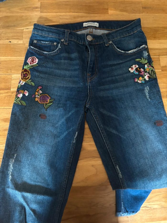 Jeans zara fleurie - photo numéro 5