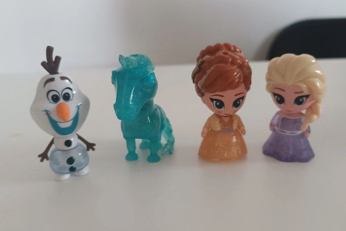 Lot figurines reine des neiges 2 Glow lumineuses