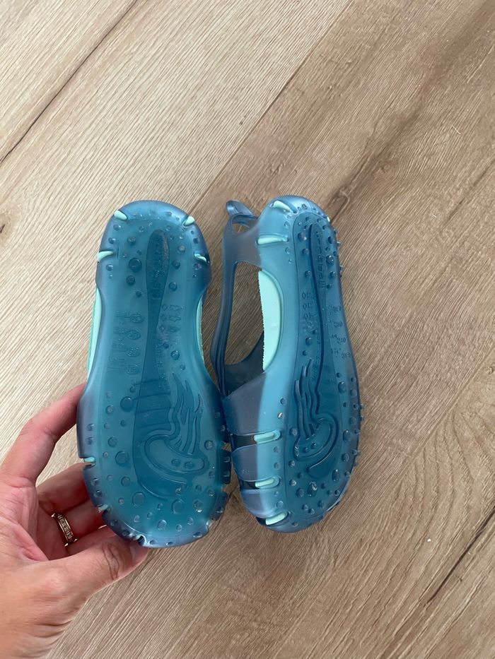 Chaussure de plage pointures 28