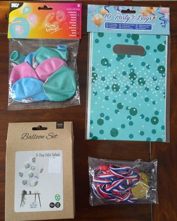 Kit anniversaire 9 ans fille NEUF – ballons et récompenses