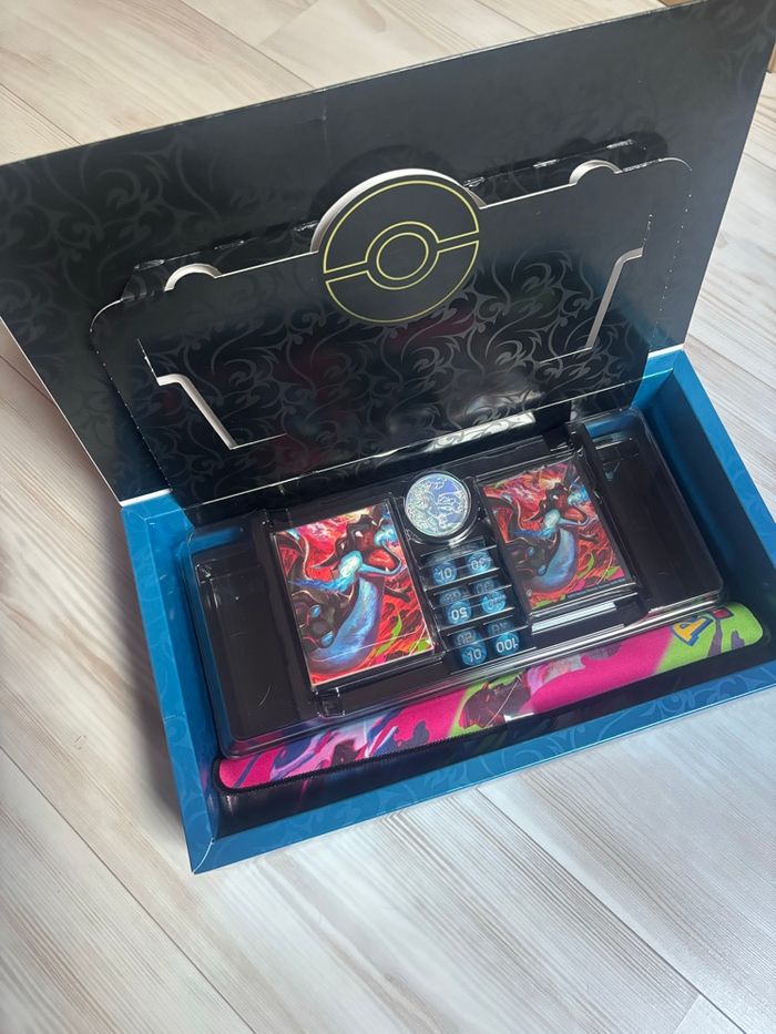 Upc dracaufeu avec goodies sans booster sans carte promo - photo numéro 4